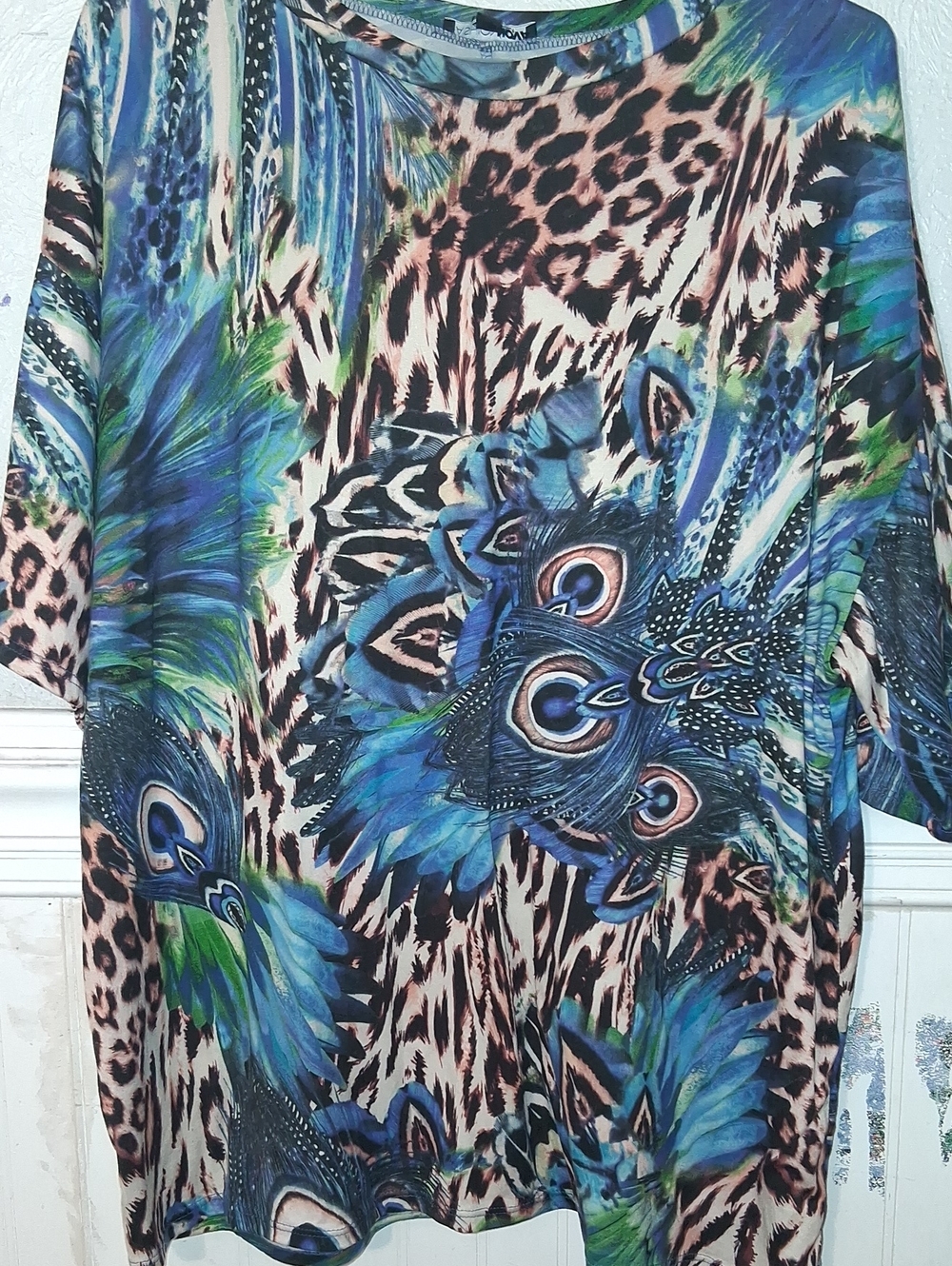 Stretchy. Blue & Green Peacock Print Shirt